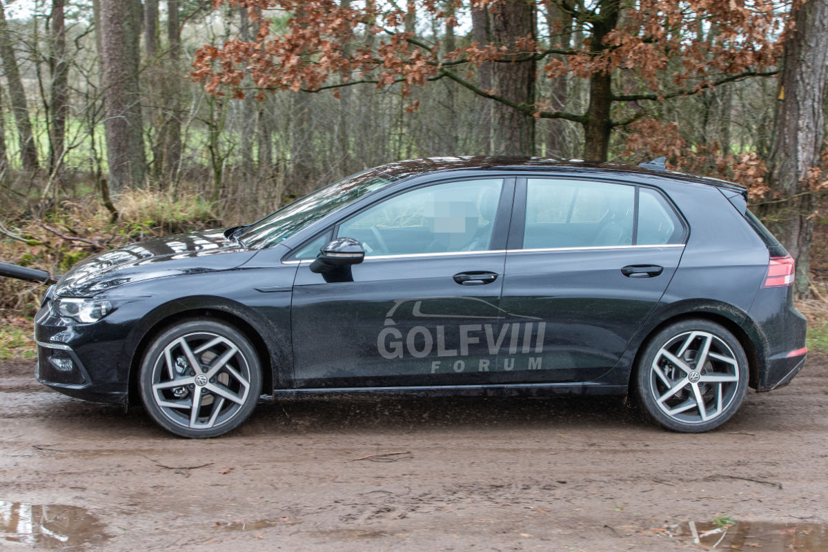 VW Golf 8 - bei Testfahrten erwischt