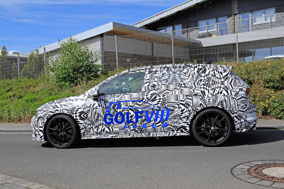 VW Golf 8 GTI - Erlkönig auf Nordschleife erwischt