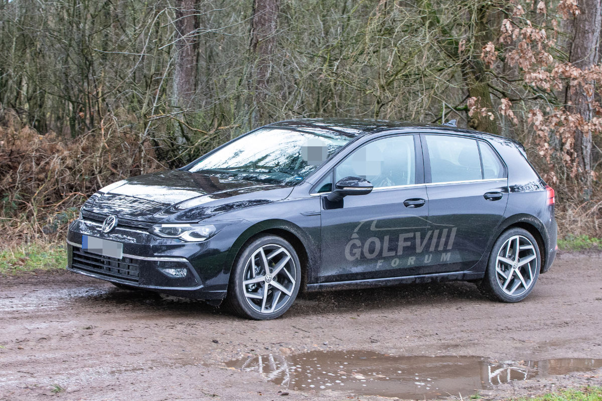 VW Golf 8 - bei Testfahrten erwischt