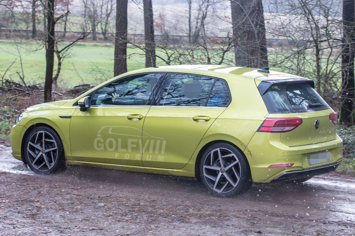 VW Golf 8 - bei Testfahrten erwischt