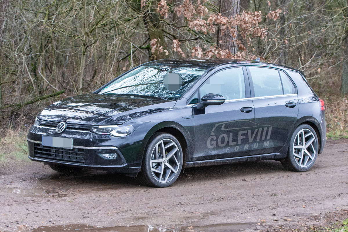 VW Golf 8 - bei Testfahrten erwischt