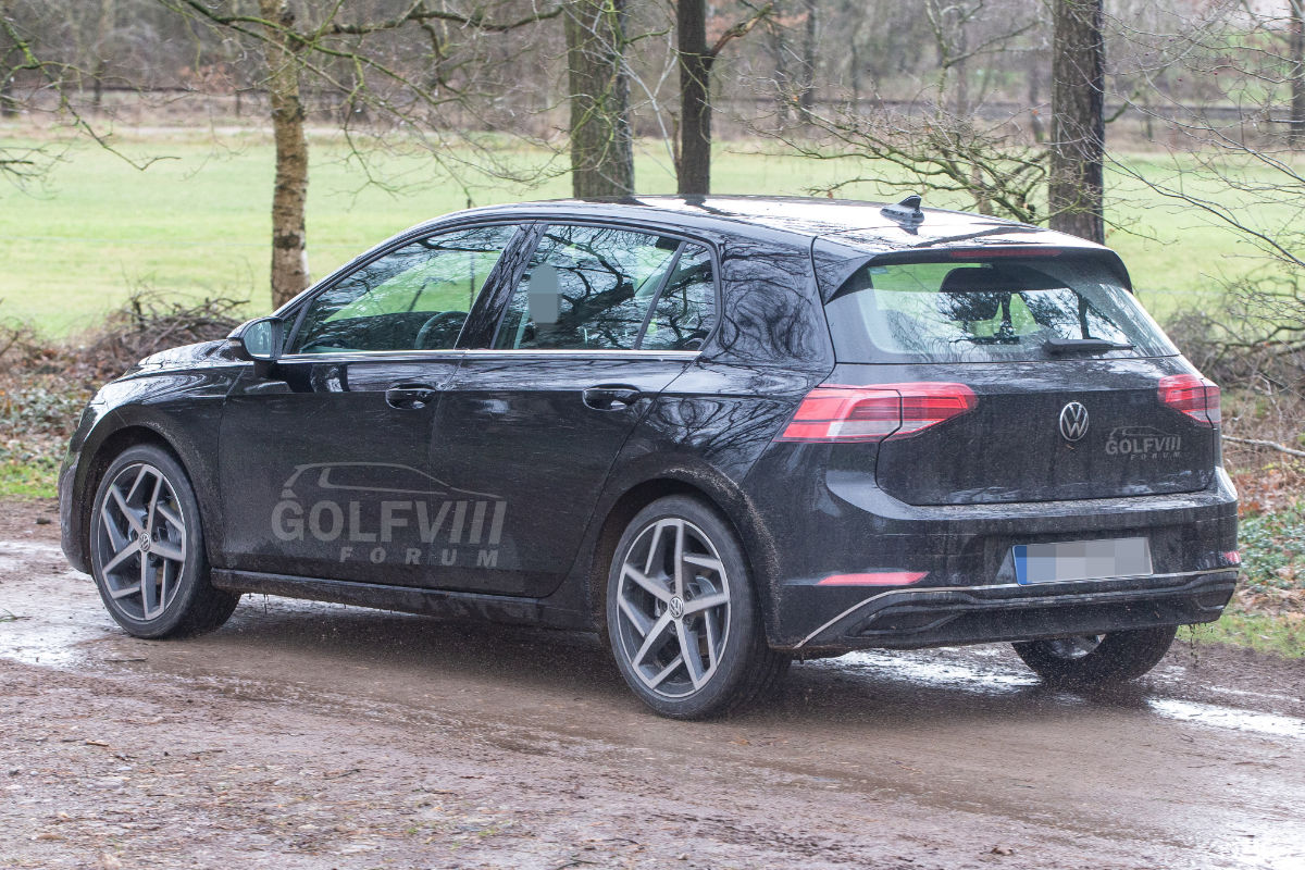 VW Golf 8 - bei Testfahrten erwischt