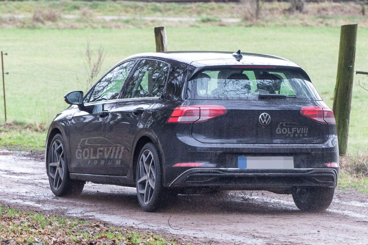 VW Golf 8 - bei Testfahrten erwischt